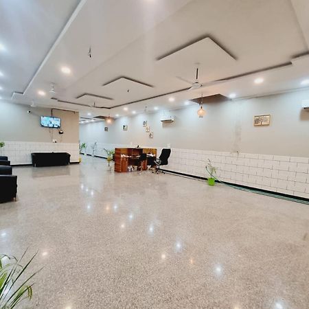 Hotel Solitaire Tower - Top Rated Area- In House Parking Vrindavan Exterior photo
